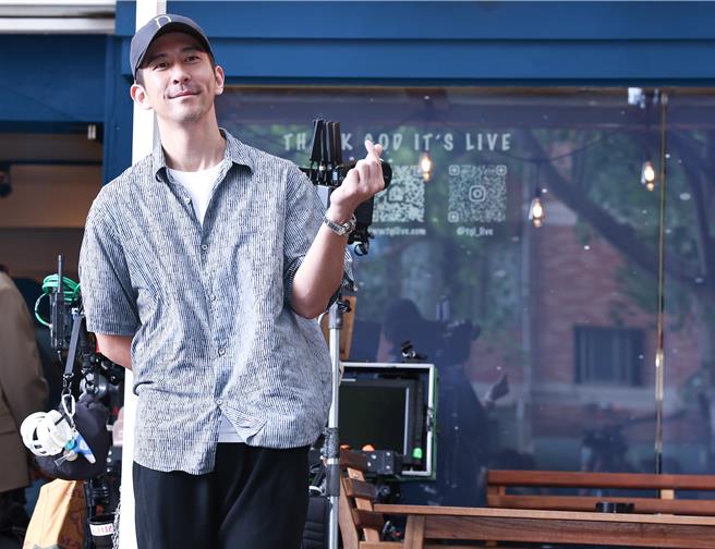 修杰楷再度制作并主演戏剧《秘书俱乐部》。（陈俊吉摄）