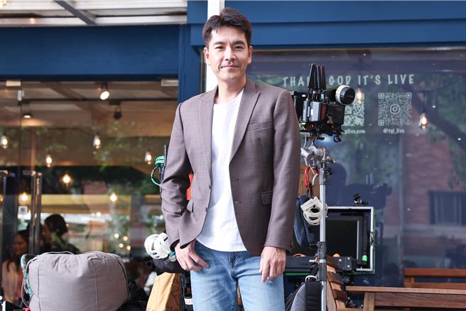 王传一饰演设计公司总监。（陈俊吉摄）