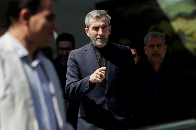 伊朗政府同日宣布，内阁已任命副外长巴格瑞卡尼（Ali Bagheri Kani）代理外长职务。（路透社）