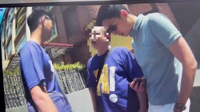 士林分局芝山岩派出所员警执行网路巡逻发现，到现场埋伏，警方见宋男出现便上前查缉。（翻摄画面）