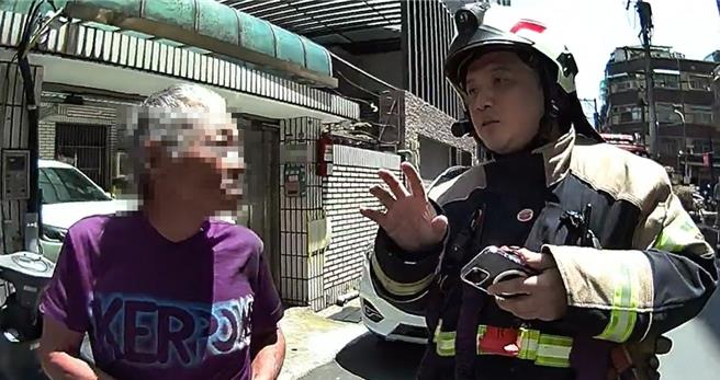 桃園消防呼籲民眾住宅應加裝住宅用火災警報器並正確安裝，於火災發生初期即時發出警報才能救命。(消防提供／蔡依珍桃園傳真)