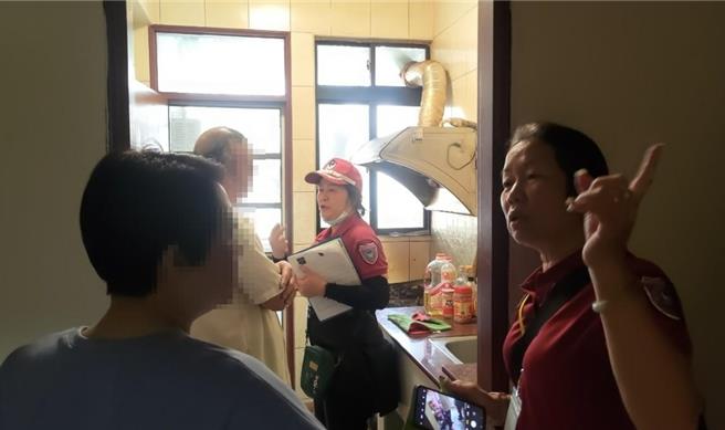 桃園消防呼籲民眾住宅應加裝住宅用火災警報器並正確安裝，於火災發生初期即時發出警報才能救命。(消防提供／蔡依珍桃園傳真)