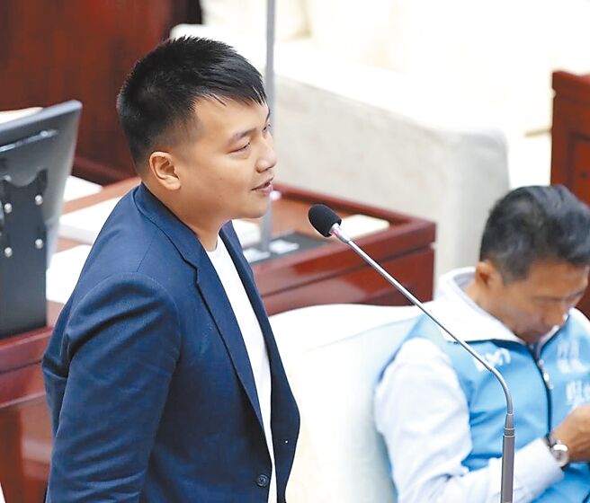 国民党台北市议员杨植斗（左）。（本报资料照片）