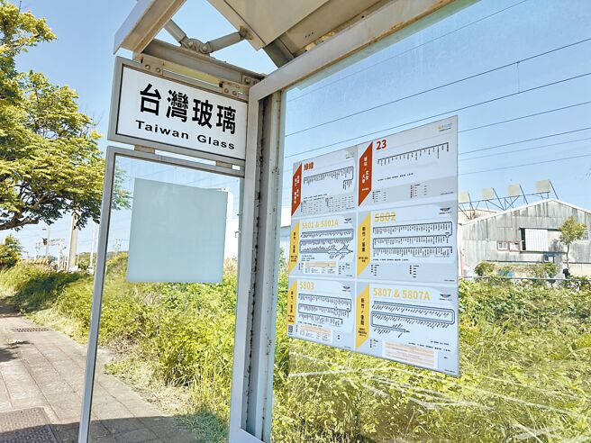 新竹市香山区缺乏大眾运输，加上司机缺工问题严重，先前苗栗客运2条公车路线减班，造成南香山长辈搭车困难，多位市议员盼市府重视香山区大眾运输权益。（王惠慧摄）