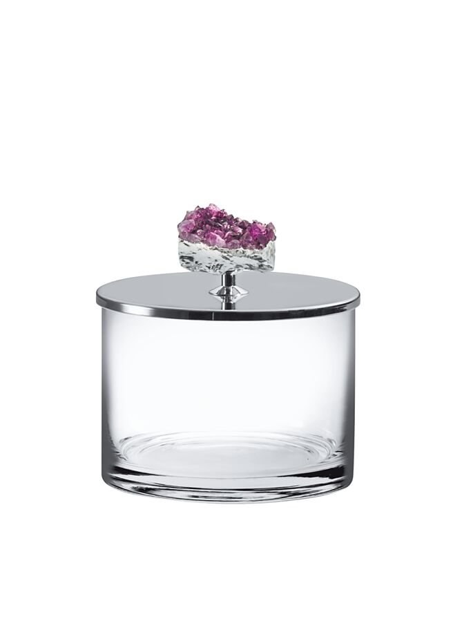 INLUXE CASA選物初夏推薦多款精美家飾品，其中來自巴西、以不鏽鋼為主要創作媒材的riva，推出經典水晶礦石玻璃收納罐（見圖）相當吸睛，1萬5800元。（INLUXE CASA提供）