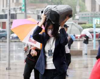 雷雨連轟一周！今起4天最猛 半個台灣強風暴雨