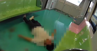 中捷兇嫌持3刀砍人！警圍捕見他「大字形」躺地吼：我自己會走