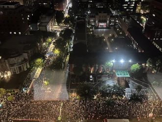 太陽花再起？「萬人圍立院」集結怒吼 現場空拍圖太震撼