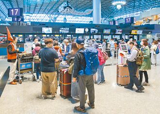 旅遊業籲新政府 6月前解除禁團令