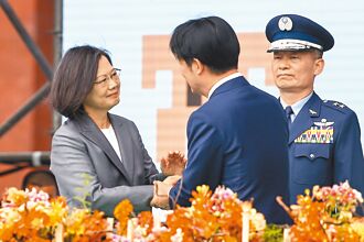 徐宗懋专栏》赖蔡决裂将公开化