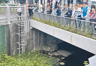 侯友宜視察藤寮坑溝整治成果