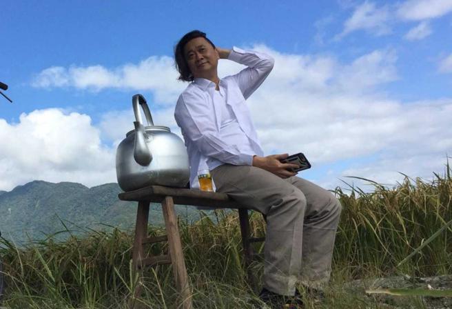 邰智源2014年开始就将重心转战网路，主持节目《木曜4超玩》。（图／翻摄自邰智源脸书）