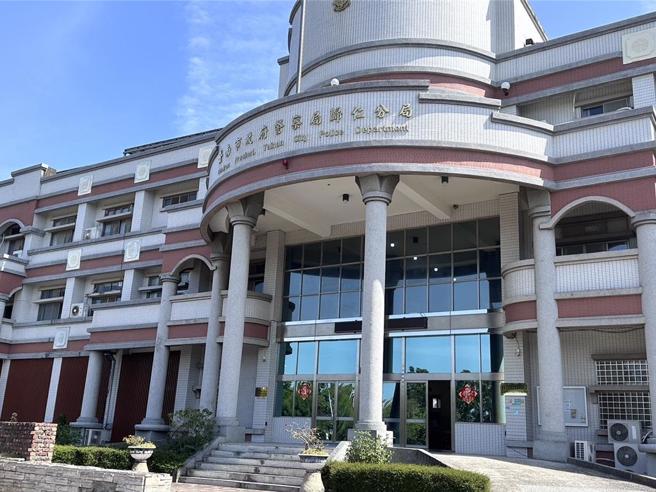 台南6恶煞讨债猛轰4枪 ，替代役被认仇家受伤，负伤到警局上班露馅。(中时资料库)