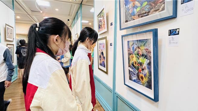 苗栗县立兴华高中国中部美术班毕业美展，21日起至27日在在头份市公所1楼艺术馆举行。（头份市公所提供／李京升苗栗传真）