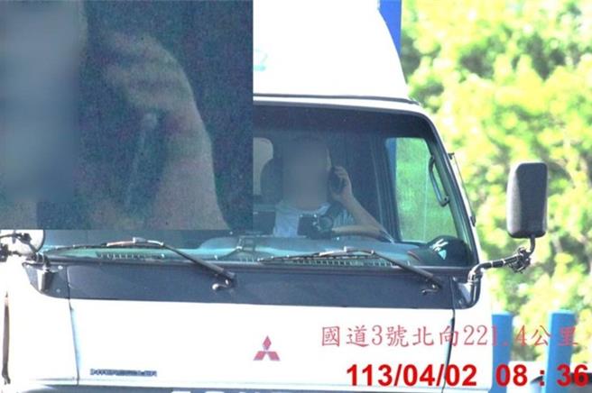 國道警方將針對分心駕駛如使用手機等違規行為加強取締。（國道公路警察局提供／呂健豪新北傳真）
