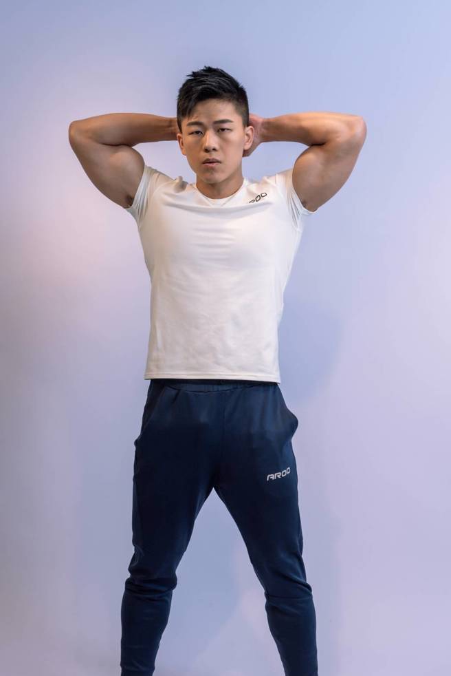 房天乐一周五天健身，对体态相当要求。(取自IG sky_happy0325) 