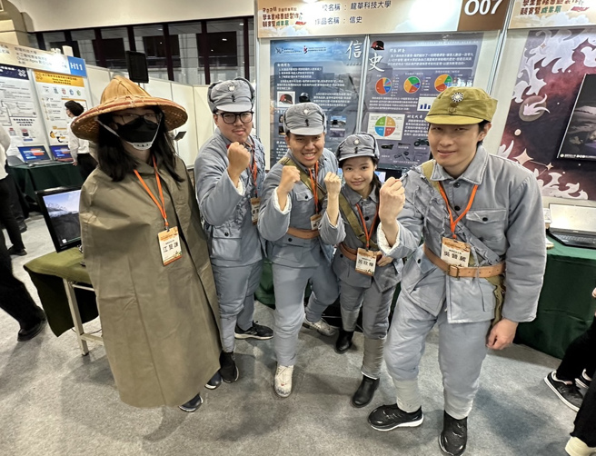 卢大为师生团队的游戏作品「信史」获得业界青睐，短期内将辅导上架。(照片/龙华科技大学提供)