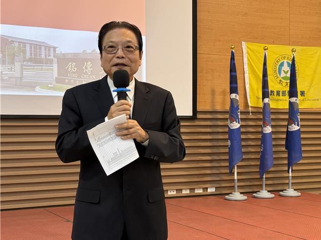 銘傳大學主任秘書暨金門分部主任樊中原強調，植樹活動不但具體落實愛護地球責任，也象徵銘傳在金門深耕多年，永續校園的重要意義。(于家麒攝)