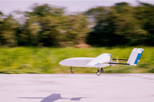 中正大學無人機團隊短短1年內成功研發、製造2台無人機，目前將進入開模、生產階段。（中正大學提供∕呂妍庭嘉義傳真）