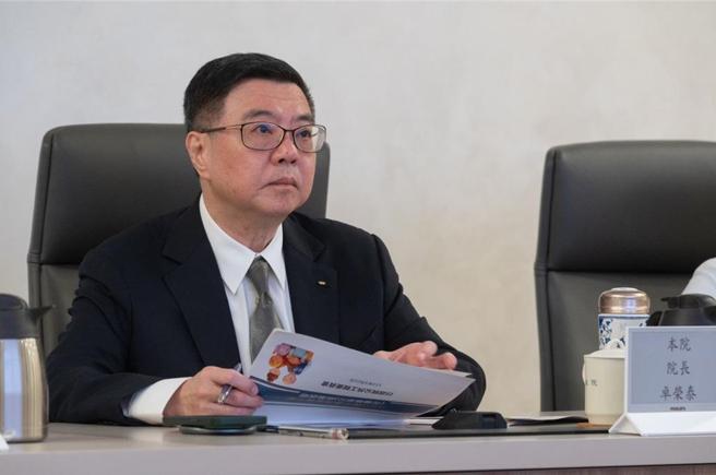 行政院长卓荣泰21日率领新内阁组成以后第一次召开「0403震灾復原重建方案」推动的专案会议。图／行政院提供