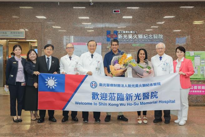 帛琉总统惠恕仁偕夫人至新光医院进行例行健康检查。图新光医院提供