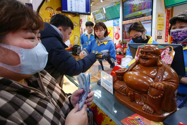 本期大乐透头奖一注独得。（图／本报资料照片，非中奖彩券行）