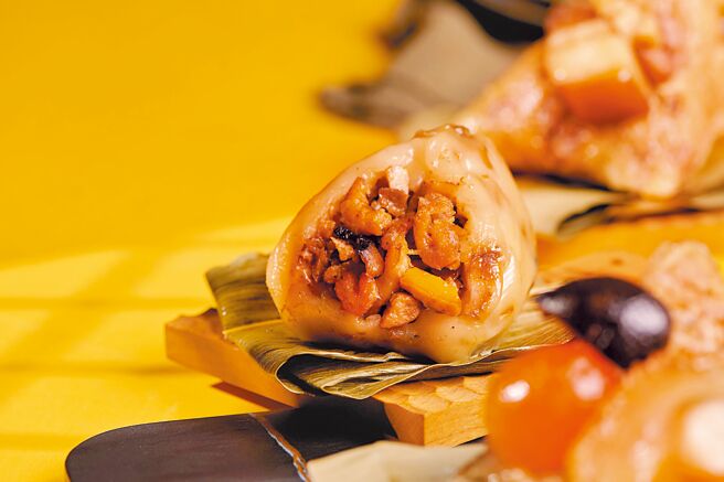 美廉社「國宴主廚溫國智」的客家粄粽，5入540元。（美廉社提供）