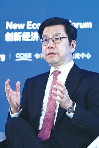 李开復：中美旗舰大模型差距仅6个月