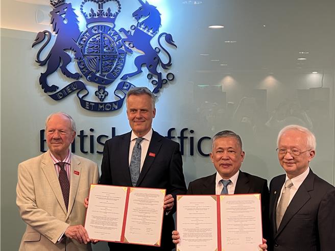英国在台办事处今与合库创投签署高达1000万英镑的新创投资合作MOU。（蔡宗颖摄）