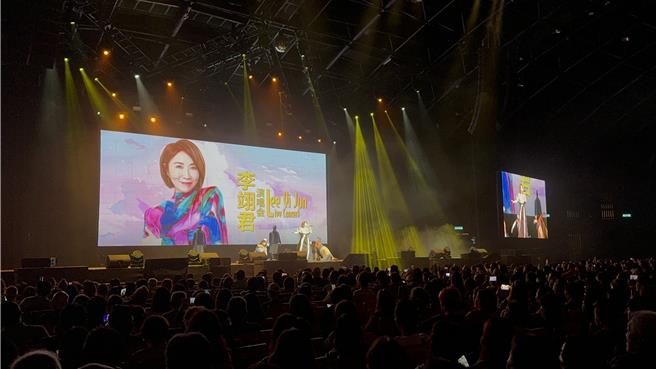 李翊君獻唱經典歌曲，台下觀眾齊唱宛如大型KTV。(艾迪昇傳播提供)