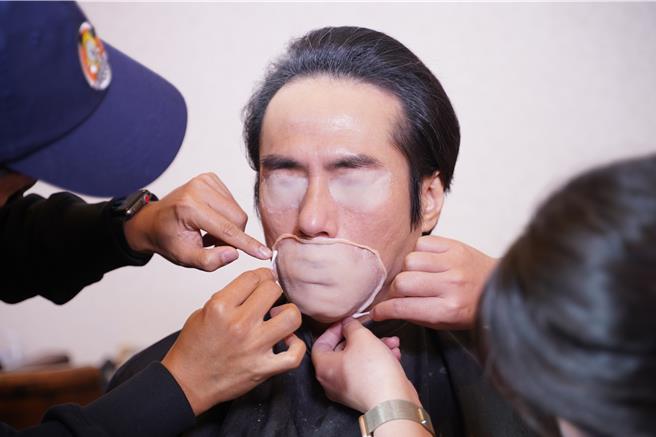 庄凯勛五官消失惊变无脸男。（图／逆光电影股份有限公司提供）