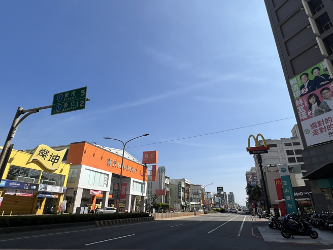 信义房屋陈萱蓉表示，永康盐行发展已久，生活机完善且邻近永康交流道，成为外地客的热门选项之一。(图/信义房屋 提供)