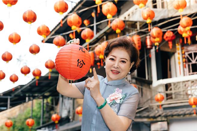 陈淑芳号召大家来九份观光，当起九份的宣传大使。（翰森娱乐提供）