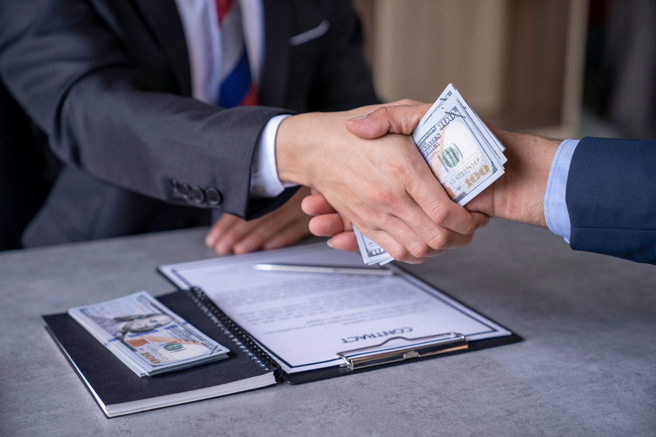 6月將至，有4生肖將有貴人相助、財運亨通。（示意圖：shutterstock／達志）