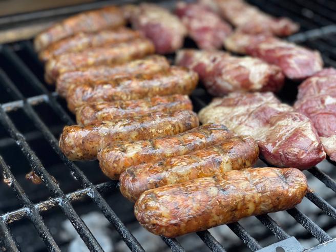 高雄下酒菜料理競賽人氣王票選起跑。（圖／高雄市經發局）