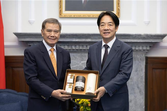 賴清德總統22日接見新加坡慶賀團。(總統府提供)