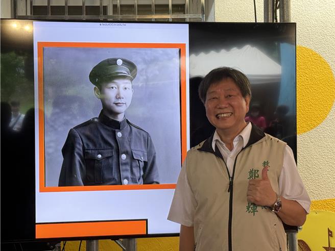 台南市教育局长郑新辉使用AI运算，生成独一无二的头像，被说很像是歌手林俊杰。（曹婷婷摄）