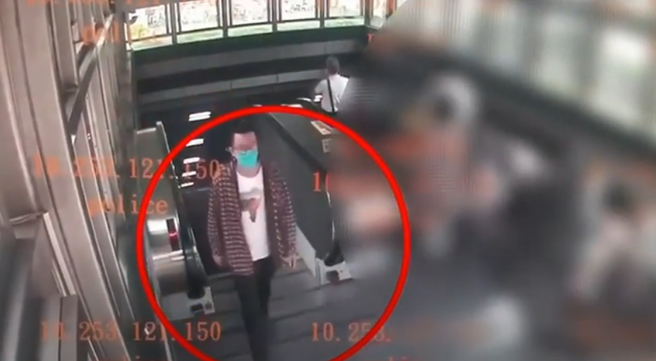 殺人未遂犯現蹤新埔捷運站。（翻攝自影片）