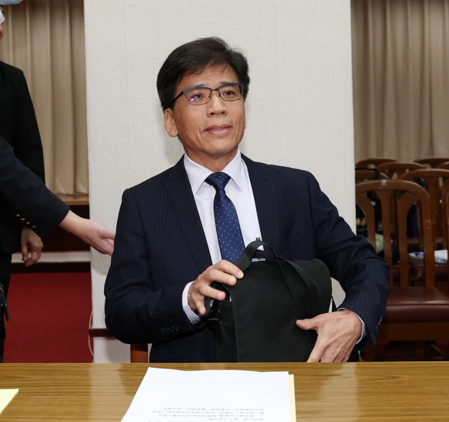 立法院財政委員會22日邀請金融監督管理委員會主任委員彭金隆進行業務報告並備質詢。（劉宗龍攝）