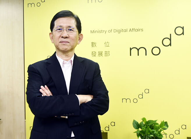 数发部长黄彦男。图／顏谦隆