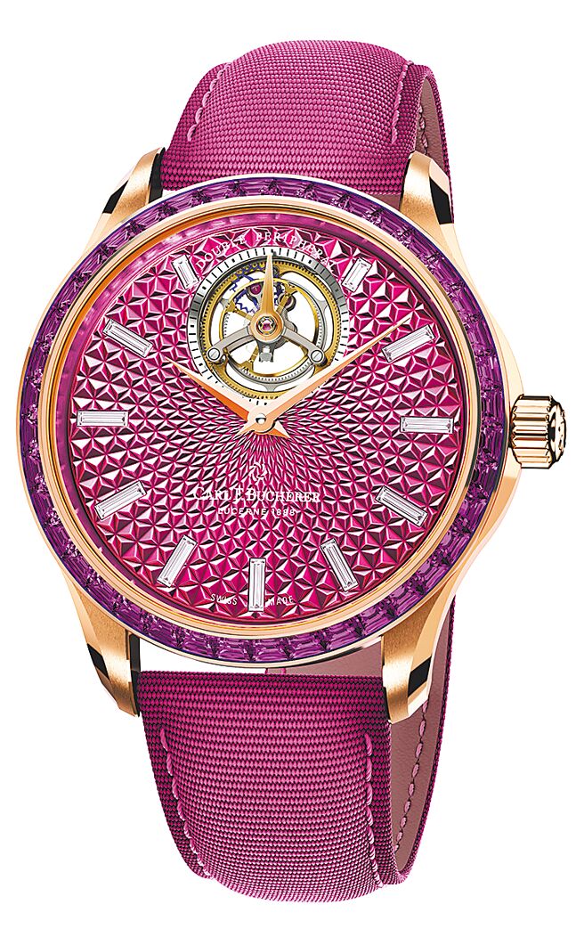寶齊萊馬利龍雙外緣陀飛輪腕表，有藍寶石、沙弗萊石和紫水晶（見圖）三色彩寶款，各限量18只，每只468萬元。（Carl F. Bucherer提供）