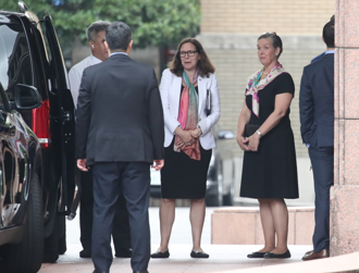 羅森伯格、孫曉雅到政院 「 恭賀舊識」軍系政委季連成