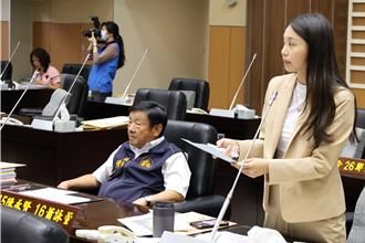苗栗縣議會總質詢  鍾東錦承諾明年起增加教師不休假加班費天數