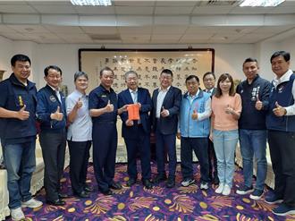 新北警緝獲脫逃殺人未遂犯 議長頒贈5萬慰勉金