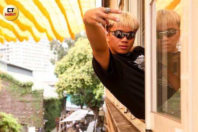 抗压力很高的阿跨面不在乎酸民对他的人身攻击，但为了专辑募资却被抹黑成诈骗，让他无法接受。（图／林士杰摄）