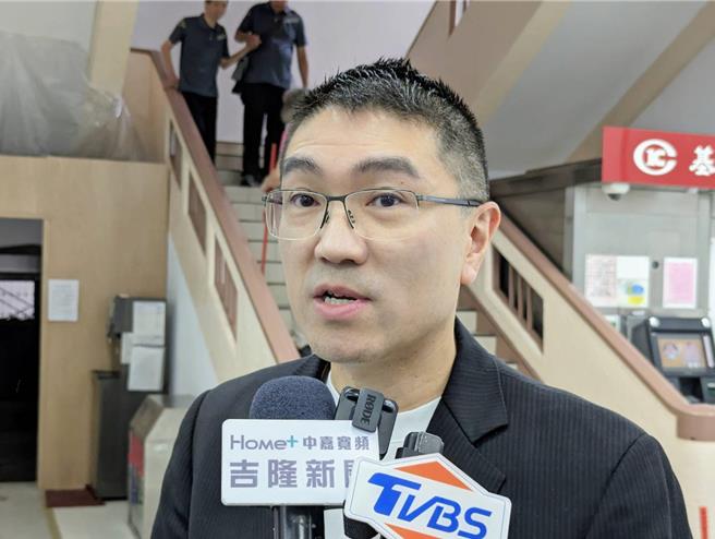 基隆市长谢国梁23日受访时强调，将于本周末公布对医院延迟通报的处置。（张志康摄）