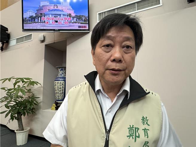 台南市教育局長鄭新輝強調虐童零容忍，針對永康某私幼不當體罰，針對教保員每人祭出最高60萬元重罰。(曹婷婷攝)