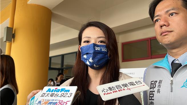 新竹市長高虹安23日出席市政考察，針對前行政主任「小兔」黃惠玟說法，她表示，助理們都承受高度壓力，也覺得是無妄之災，被告都會陳述自己的想法，都彼此尊重，不用過度片面解讀。（王惠慧攝）