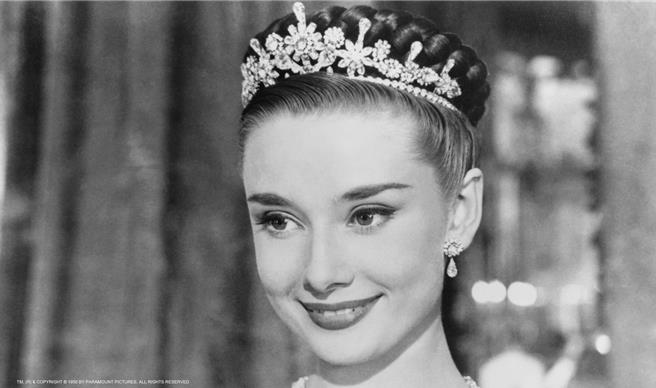 影星奥黛丽赫本是许多人心中永远的银幕女神。（图／金马提供）