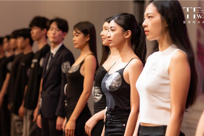 台灣時尚創意產業聯盟策畫「2024台灣時尚周」延期至8月2日，於台中臻愛花園飯店登場；執行總監李卓燊表示，先前模特的評選工作接近尾聲，面試結果將於近期公布，組委會將免費為入選模特提供全面的專業訓練，培養具有國際水準的模特人才。（台灣時尚創意產業聯盟提供／潘虹恩台中傳真）
